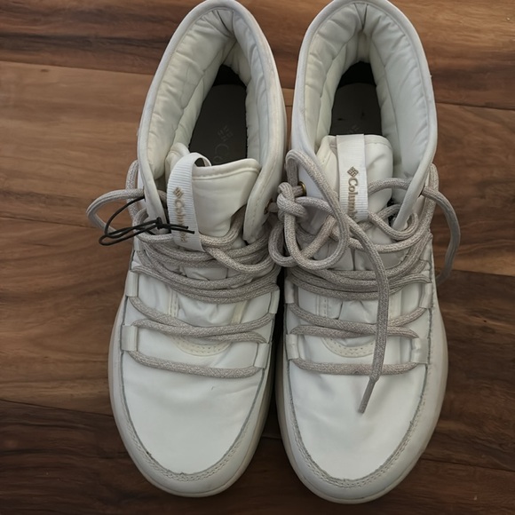 Women's Slopeside Village™ Omni-Heat™ Mid Boot - Picture 4 of 6